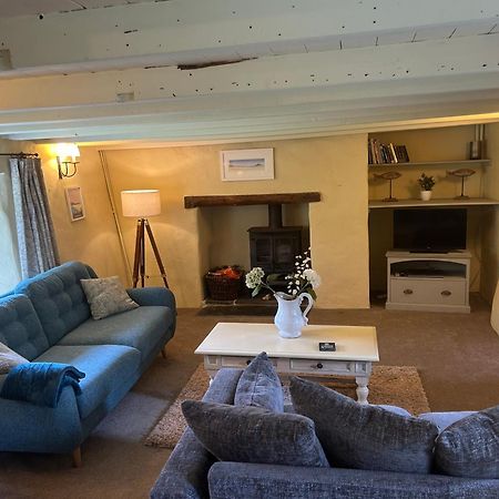 Meadowside Cottage, Characterful Grade 2 Listed Cottage Near To Wadebridge And Padstow Extérieur photo