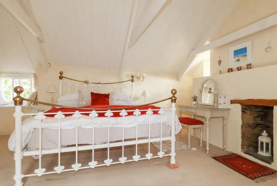 Meadowside Cottage, Characterful Grade 2 Listed Cottage Near To Wadebridge And Padstow Extérieur photo
